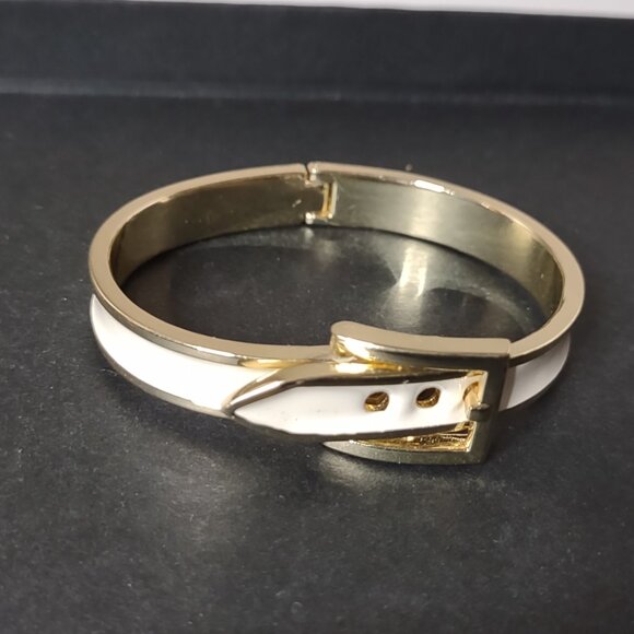7 Inch White And Gold Tone Belt Buckle Bracelet - Picture 6 of 8